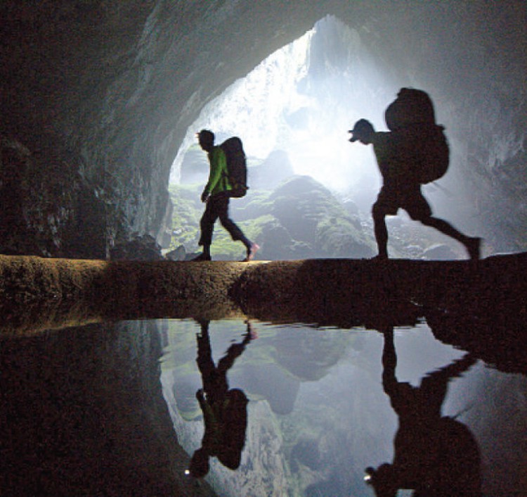 Porters contribute to success of ABC show on Vietnam’s Son Doong Cave