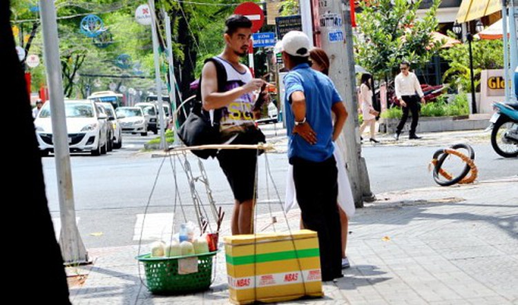 Ho Chi Minh City levies small fines on coconut scammers
