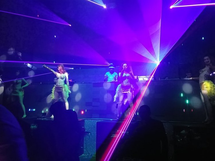 Dancers at bars, beer clubs in Vietnam – P1: Their work