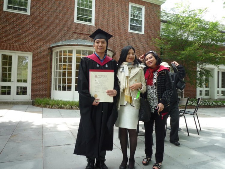 Young Vietnamese man matures from black sheep into Harvard graduate