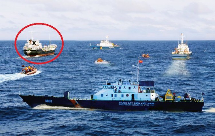 Vietnamese coast guards vs. pirates – P3: All 11 pirates surrender, unhurt