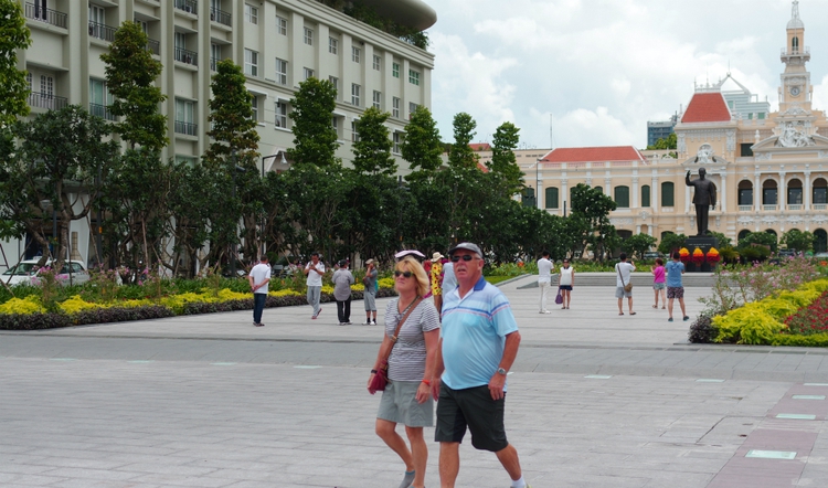 Vietnam economy to enter new development stage with more foreign participation