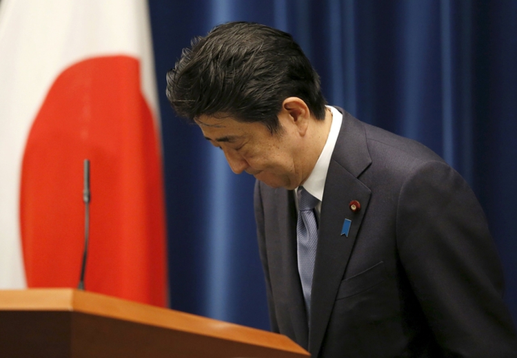 Japan PM expresses "utmost grief" over war but no fresh apology