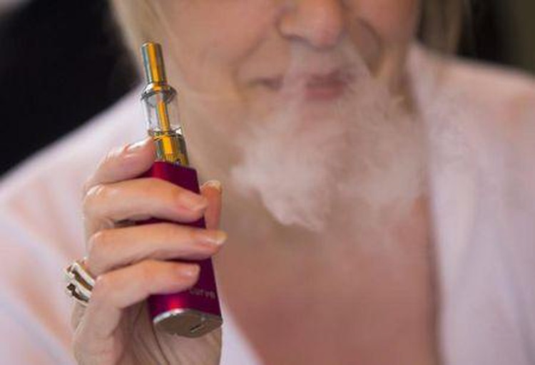 UK study endorses "game-changing" e-cigarettes for first time