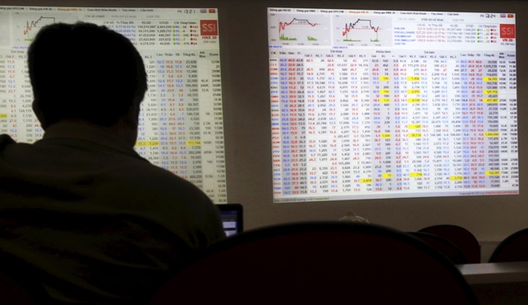 Vietnam’s stock market plunges on negative global, domestic economic developments