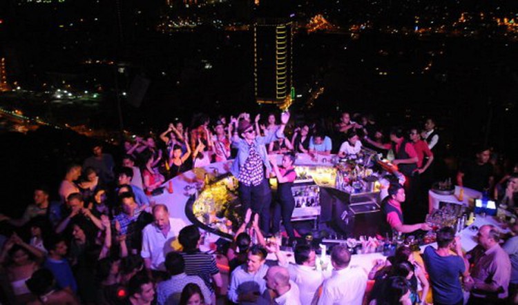 Ho Chi Minh City skybars offer "top of the world" ecstasy