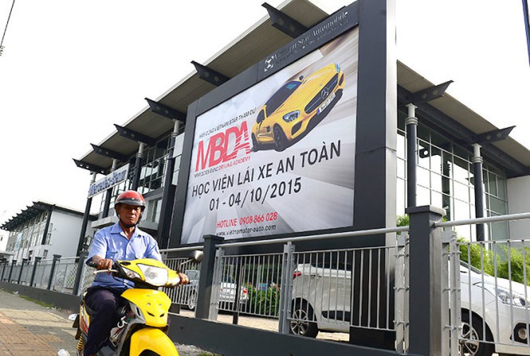 Public land, a cake illegally shared by many firms in Vietnam