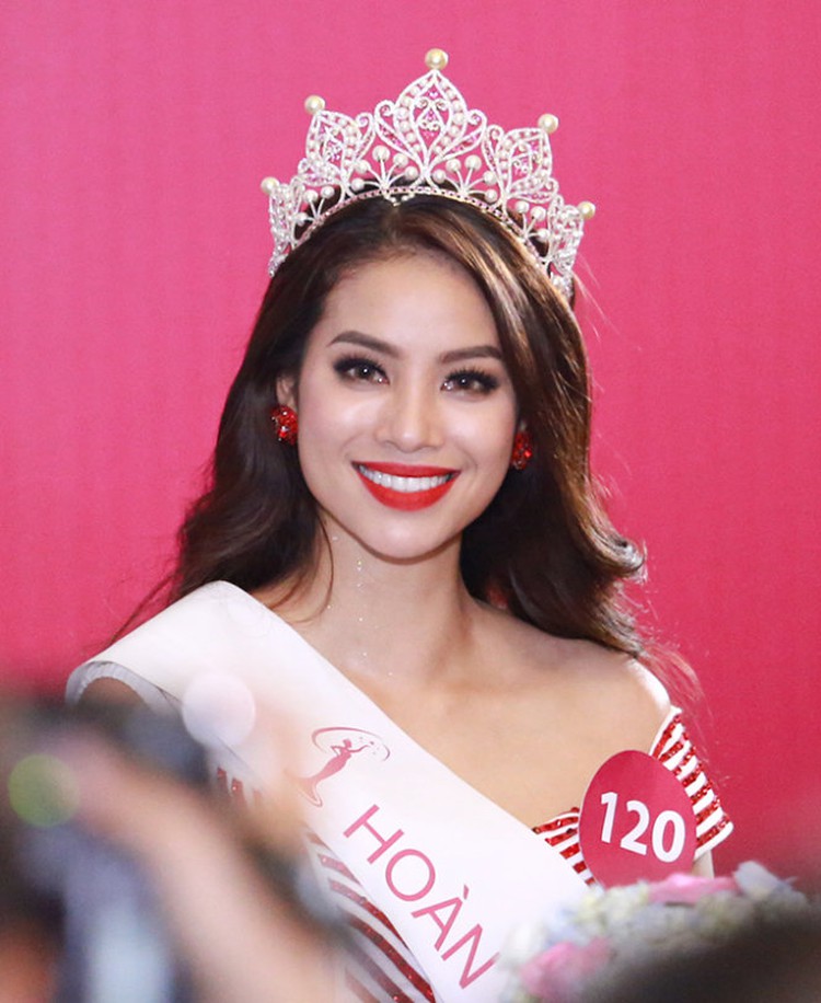 Miss Universe Vietnam suspected of undergoing plastic surgery