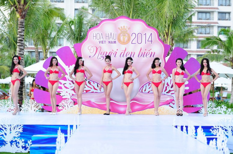 To bikini or not bikini on Vietnam beaches?