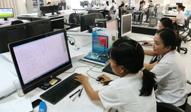East Vietnam Sea survey team – P2: ‘Copying’ seabed and ‘pasting’ it on screen