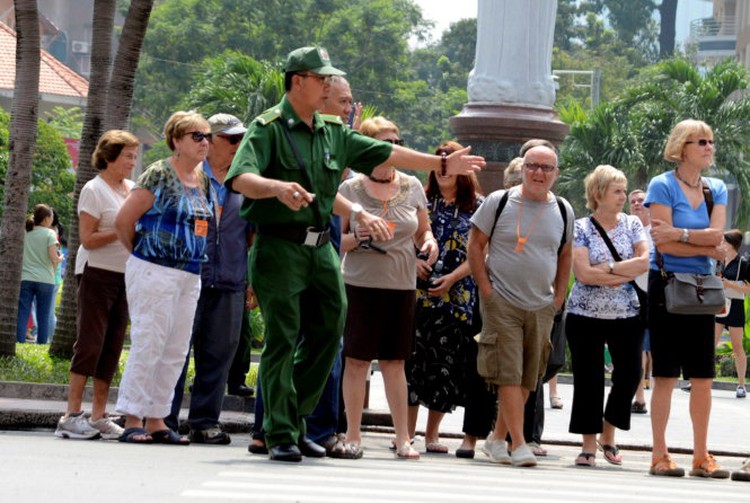 Tips to avoid scam taxi in downtown Ho Chi Minh City