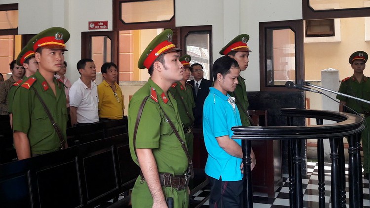 Vietnam man gets 7 years in fly-in-bottle dispute