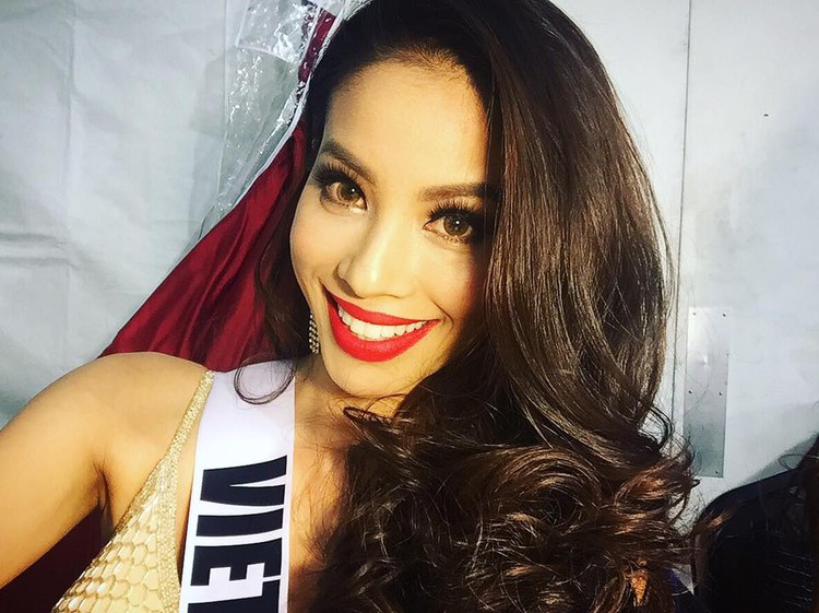 One day left to vote for Vietnam’s Pham Huong at Miss Universe