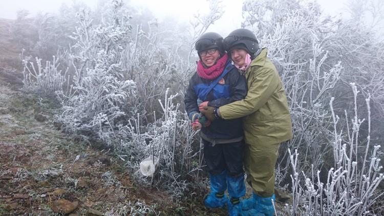 Snow falls heavily in Sa Pa as cold front hits northern Vietnam
