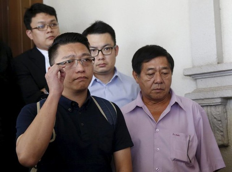 Families of missing MH370 passengers sue airline as deadline nears