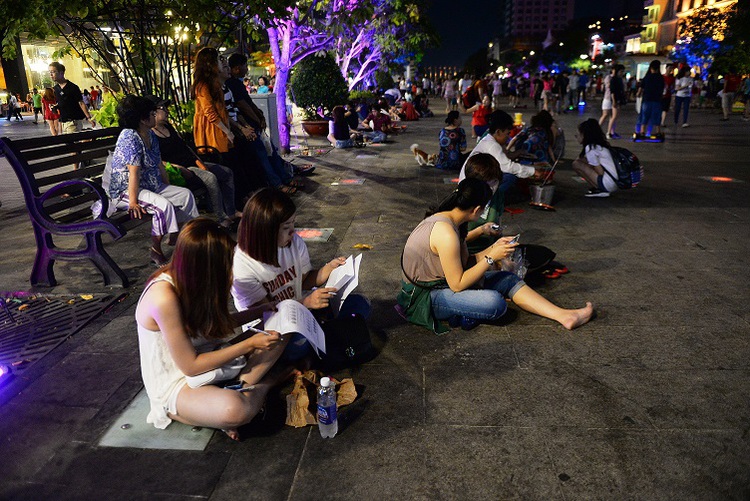 Ho Chi Minh City to ban eating, drinking from walking street
