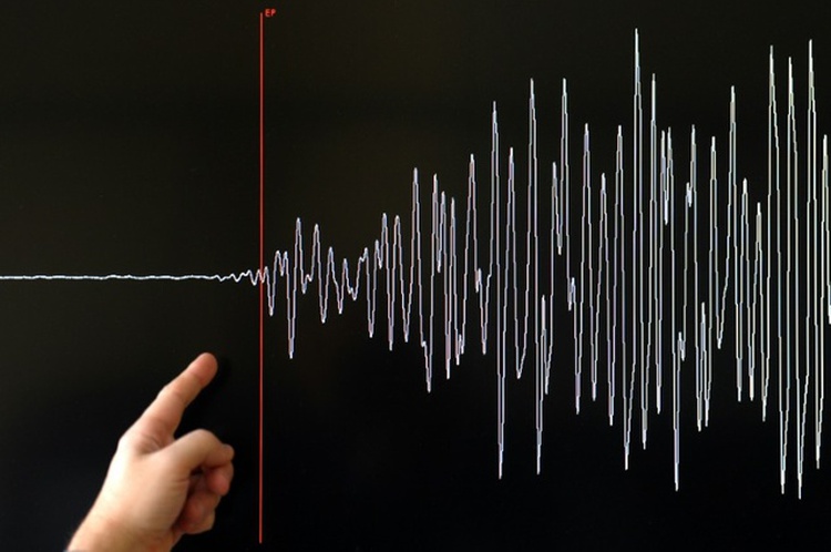 Strong 6.4-magnitude quake hits southwestern Japan