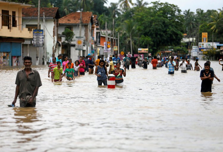 More than 150 people feared buried in Sri Lanka landslides: rescue officials