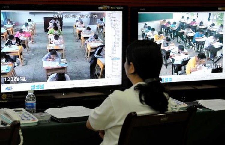 China uses SWAT teams to crack down on college exam cheats