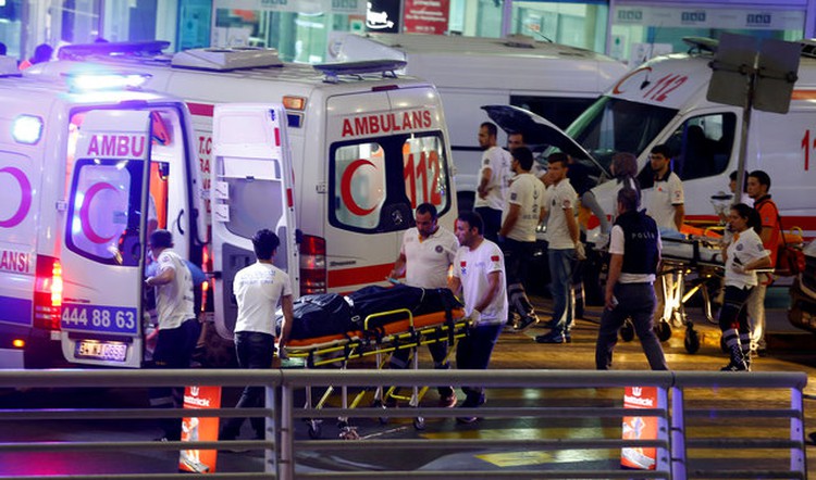 Suspected Islamic State suicide bombers kill 36 at Istanbul airport