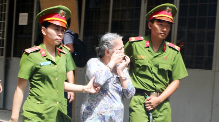 Vietnam sentences 73-yr-old Aussie woman to death for trafficking drugs