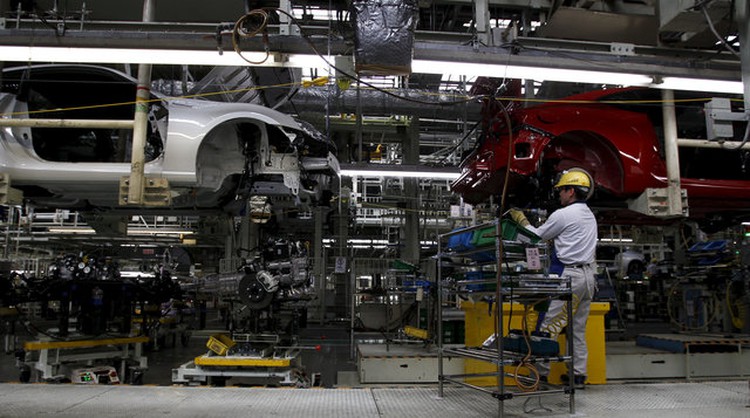Toyota recalls 3.37 mln cars over air bags, emissions control