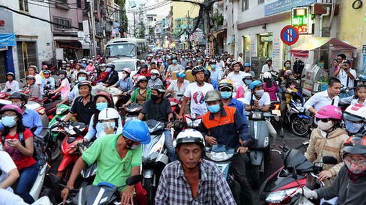 Thousands stuck in Ho Chi Minh City congestion (photos, video)