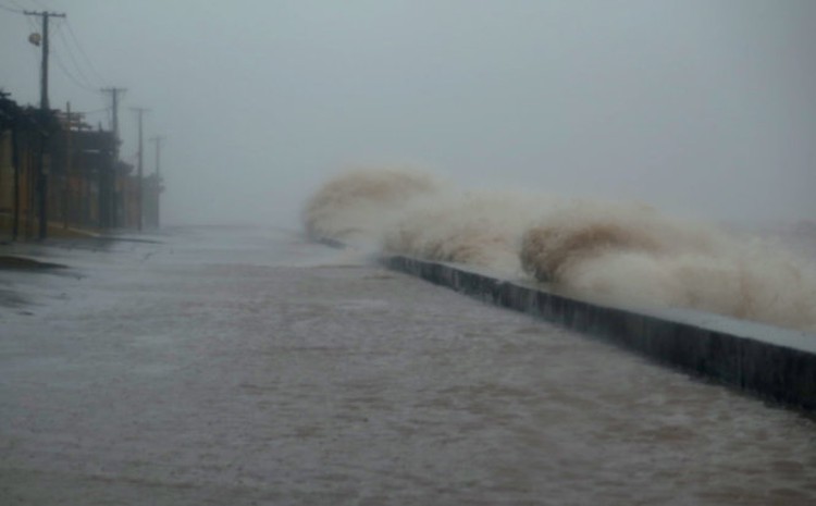 Tropical Storm Dianmu hits northern Vietnam