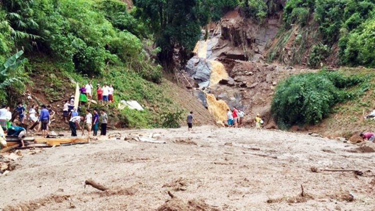 Seven killed, two missing in typhoon Dianmu flash flood in northern Vietnam