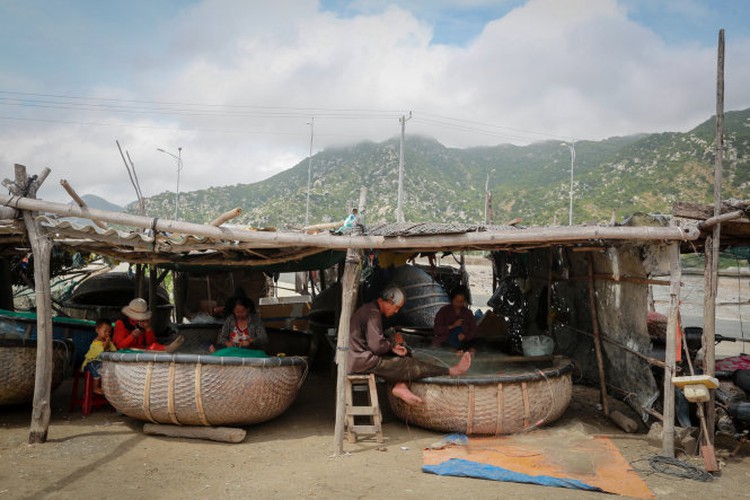 Grape festival meeting in Vietnam overshadowed by steel mill concern