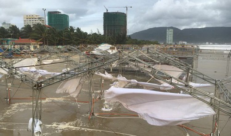 Storm Rai weakens after landfall in central Vietnam