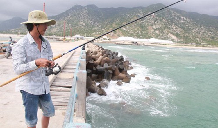 More issues at controversial steel project in south-central Vietnam