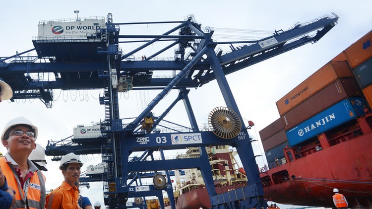 Vietnamese cargo on bankrupt Hanjin ships stranded at sea