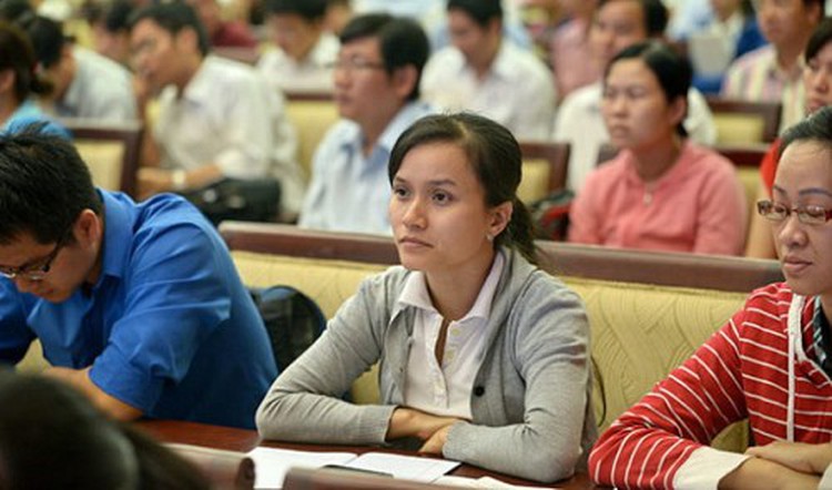 Salary of Vietnam’s public servants only meets 50% of living standards