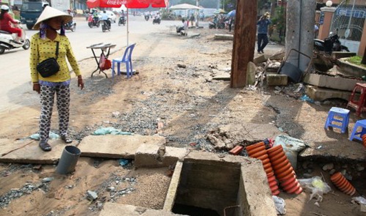 Manhole death renews concern over ‘street traps’ in Vietnam