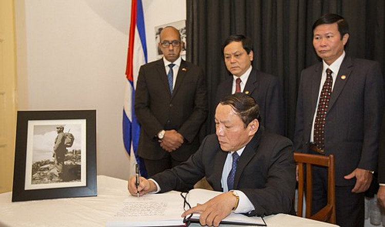 Vietnam province mulls naming park after late Cuban leader Fidel Castro