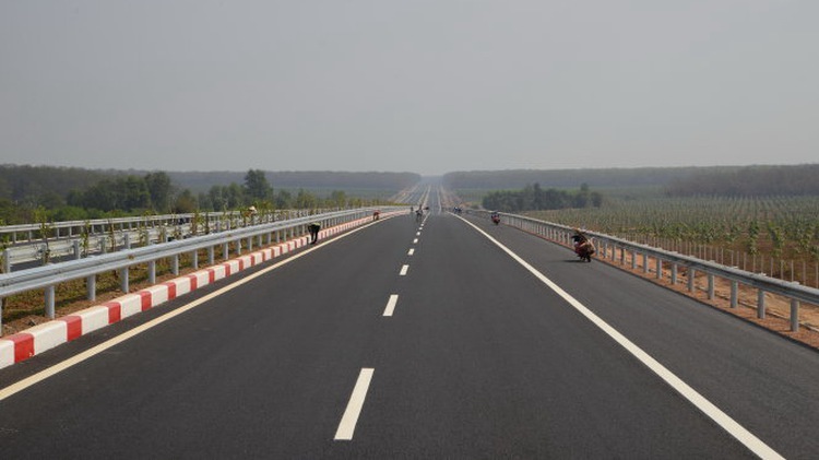 Motorbikes allowed on Ho Chi Minh City expressway ramp