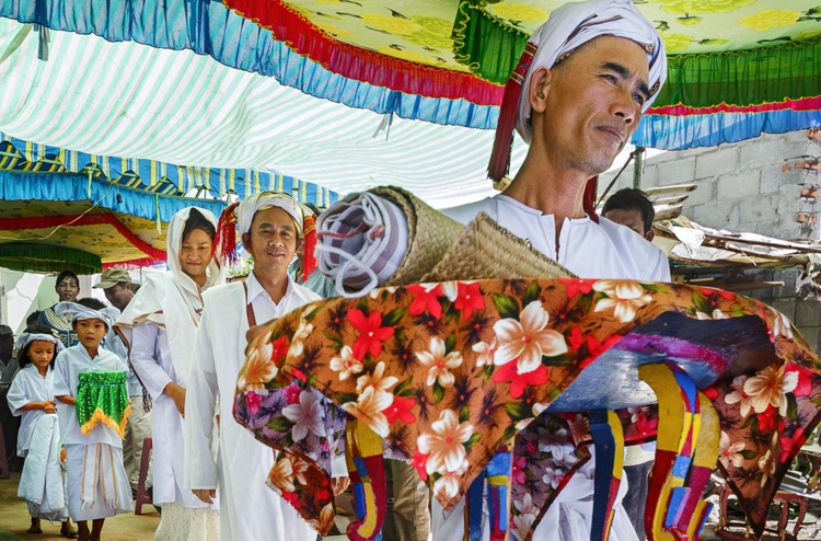 Exploring ethnic Cham wedding rituals in Vietnam