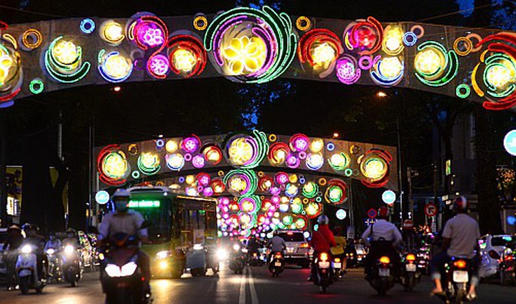 Ho Chi Minh City to fix ‘confusing’ downtown decorations