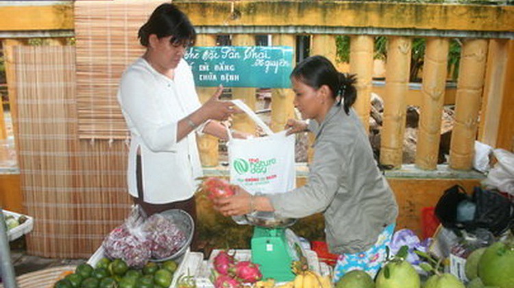 In Vietnam, islanders lead plastic bag-free lifestyle