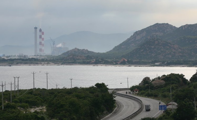 Vietnam PM yet to draw conclusion on two controversial projects