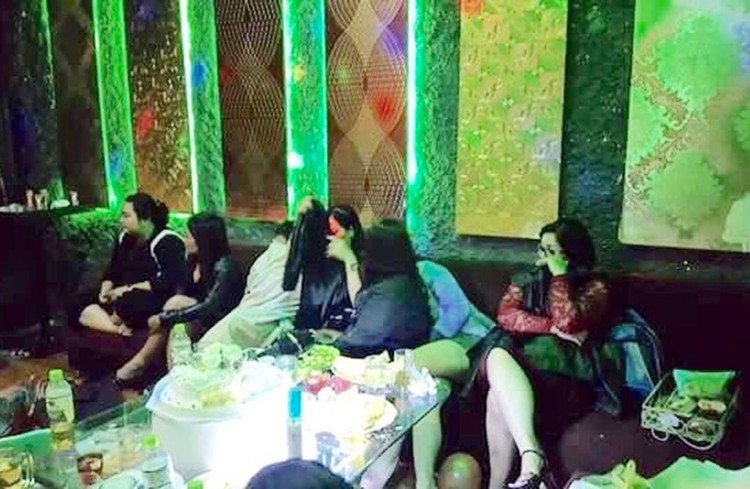 Police arrest 19 crystal meth users at northern Vietnam karaoke bar