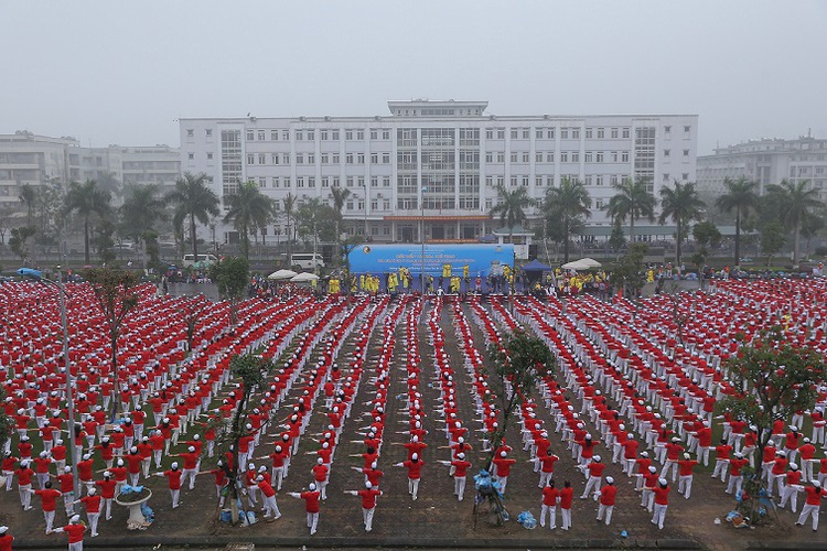 Over 5,000 senior residents join group exercise in Hanoi