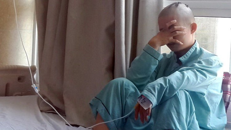 Chinese husband behind bars after slashing Vietnamese wife, family