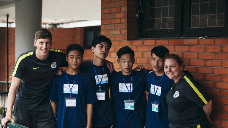 Man City wraps up inaugural young leader training course in Hanoi