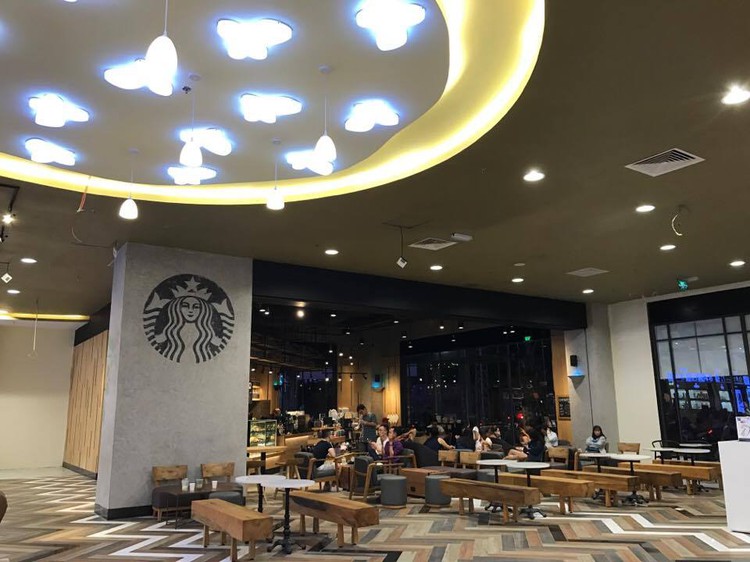 Vietnam third most expensive country to buy Starbucks: survey
