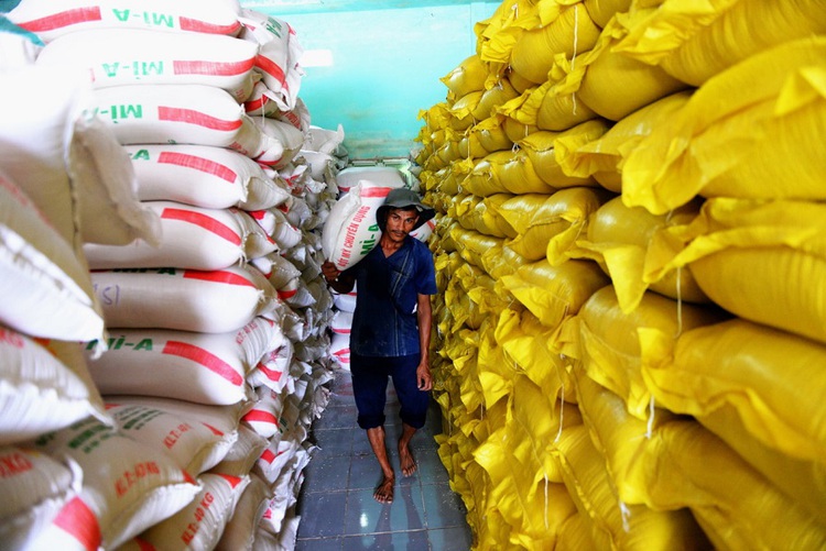 Rice buyers turn to Vietnam as prices stay firm in Thailand, India