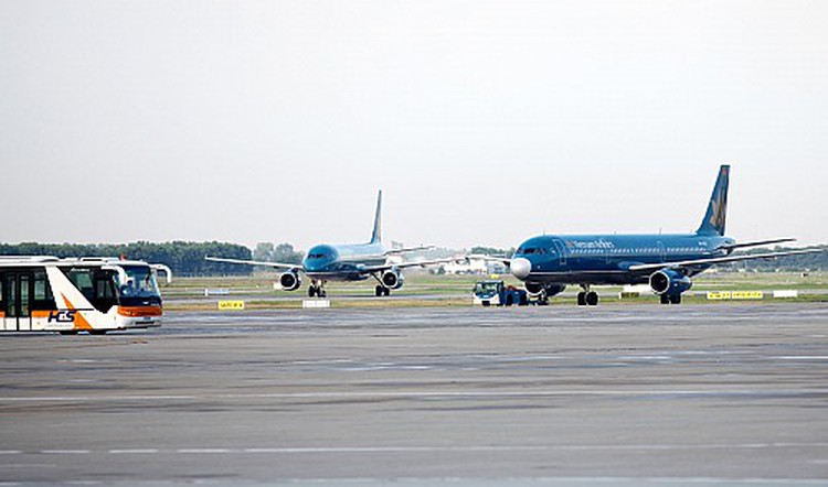 Chinese man caught stealing from passengers on Vietnamese flight