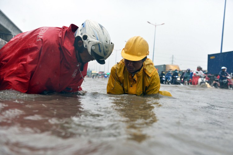 Ho Chi Minh City official attributes flooding to terrain, snail-paced drainage projects
