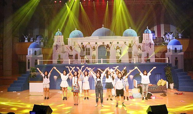 Vietnamese high schoolers perform ‘Mamma Mia!’ musical in charity event